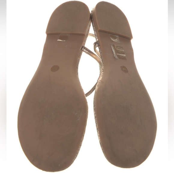TORY BURCH PATENT LEATHER PRINTED T-STRAP SANDALS 🩴 - Picture 4 of 5